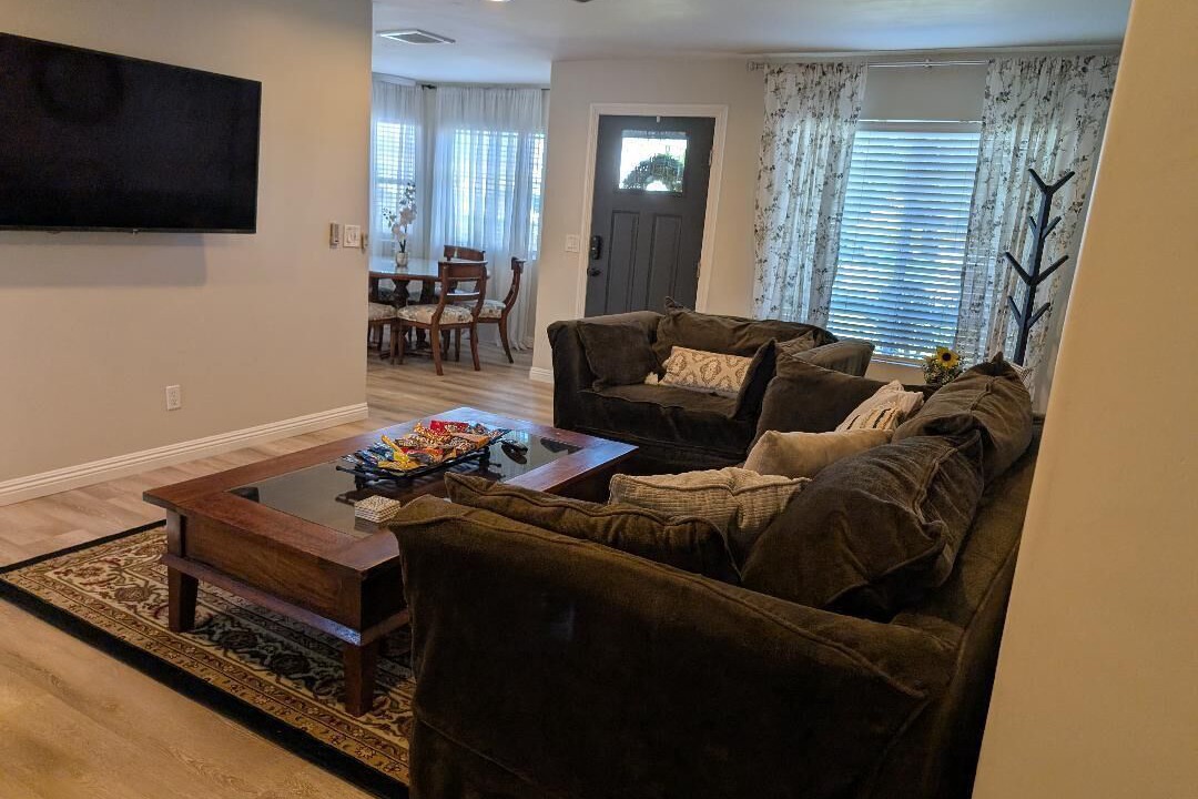 Photo of Livingroom in Downey