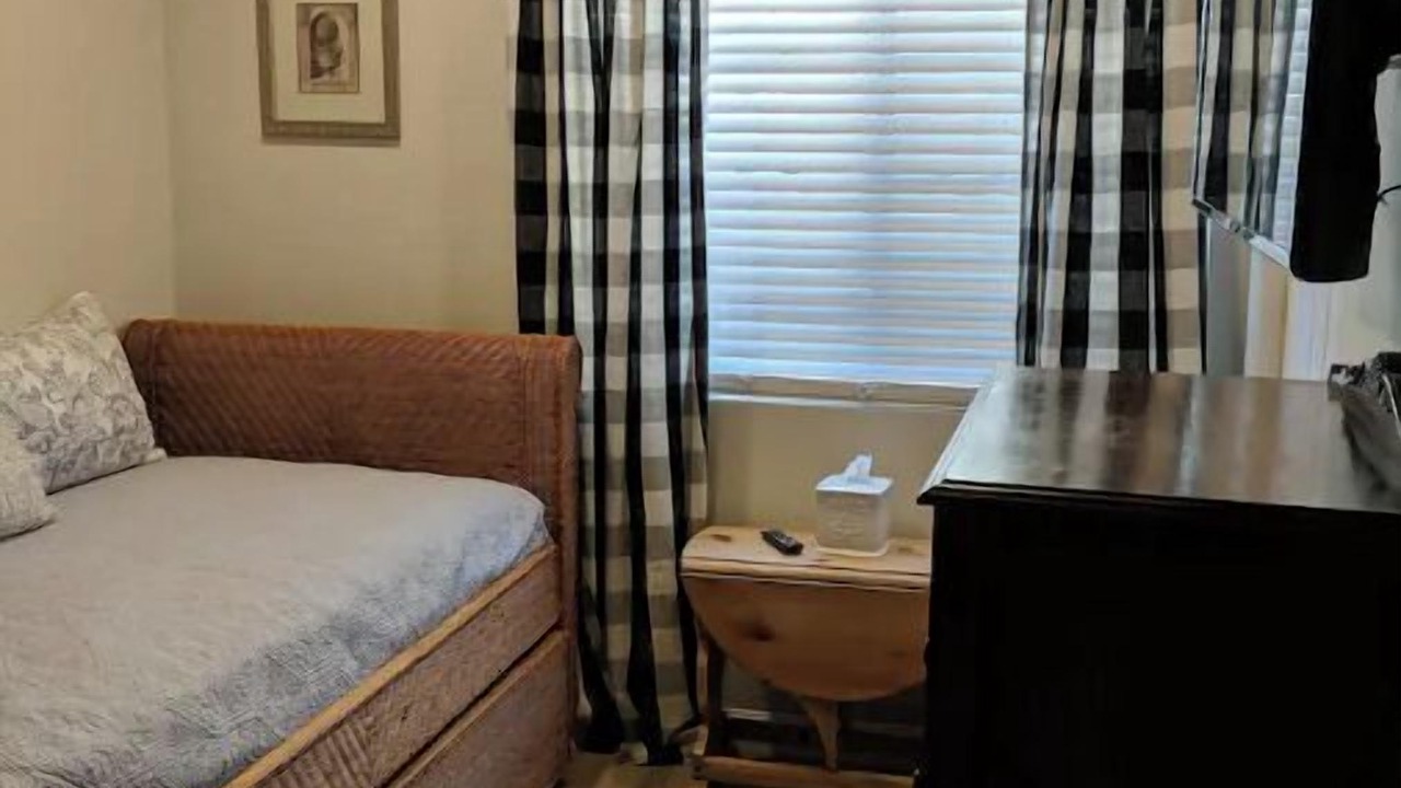 Photo of Bedroom in Downey