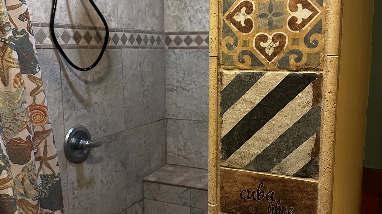 Photo of Bathroom in Big Pine Key