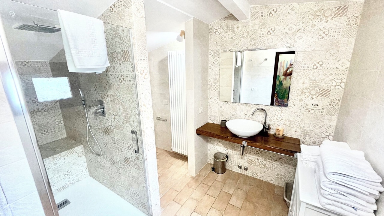 Photo of Bathroom in Limiti