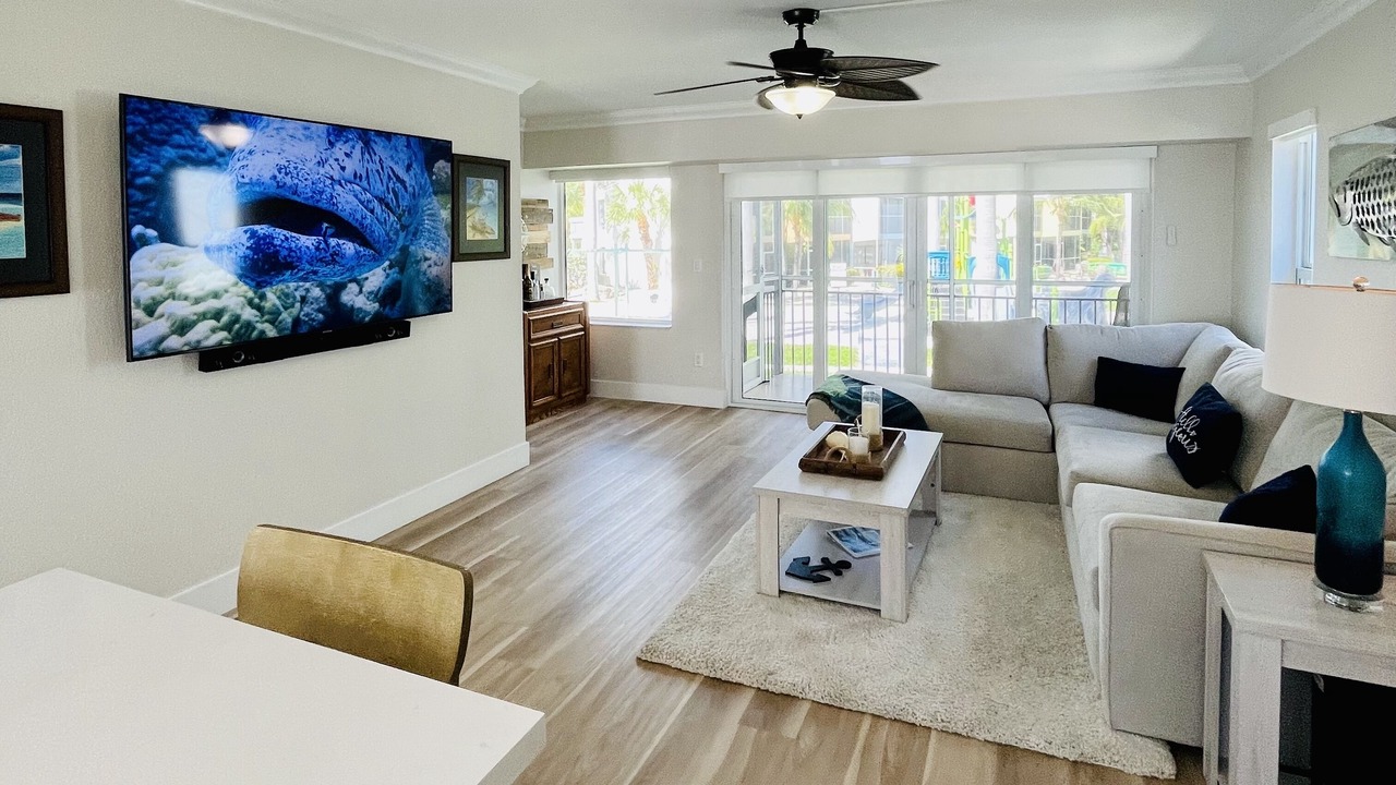Photo of Livingroom in Pirates Cove