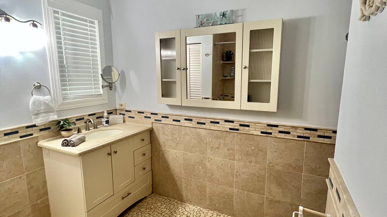 Photo of Bathroom in Tavernier