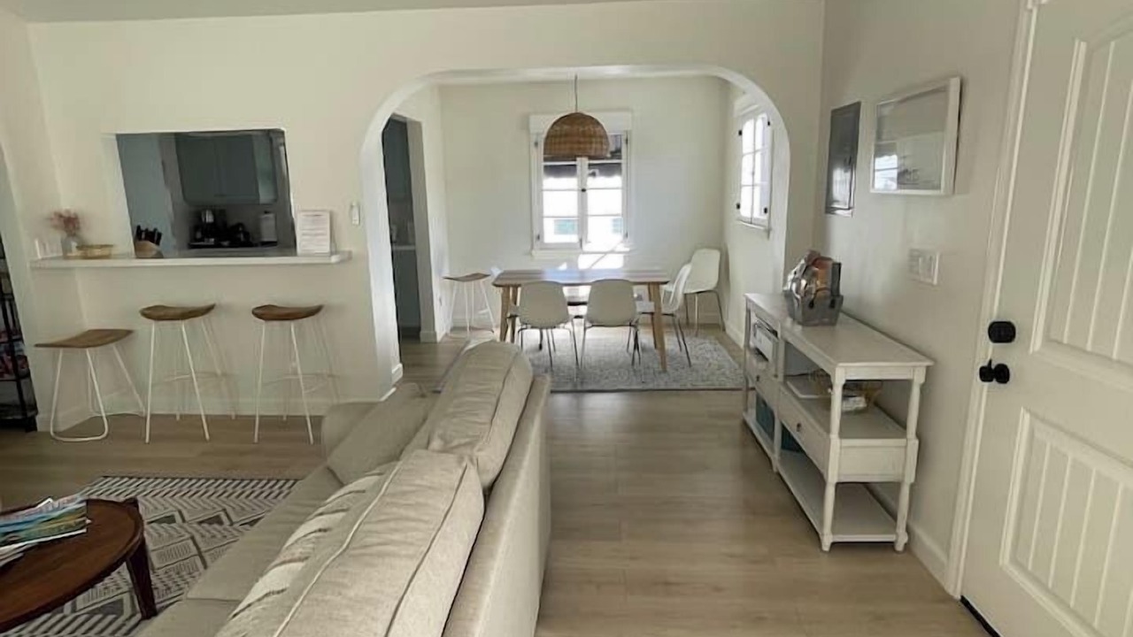 Photo of Livingroom in The Strand