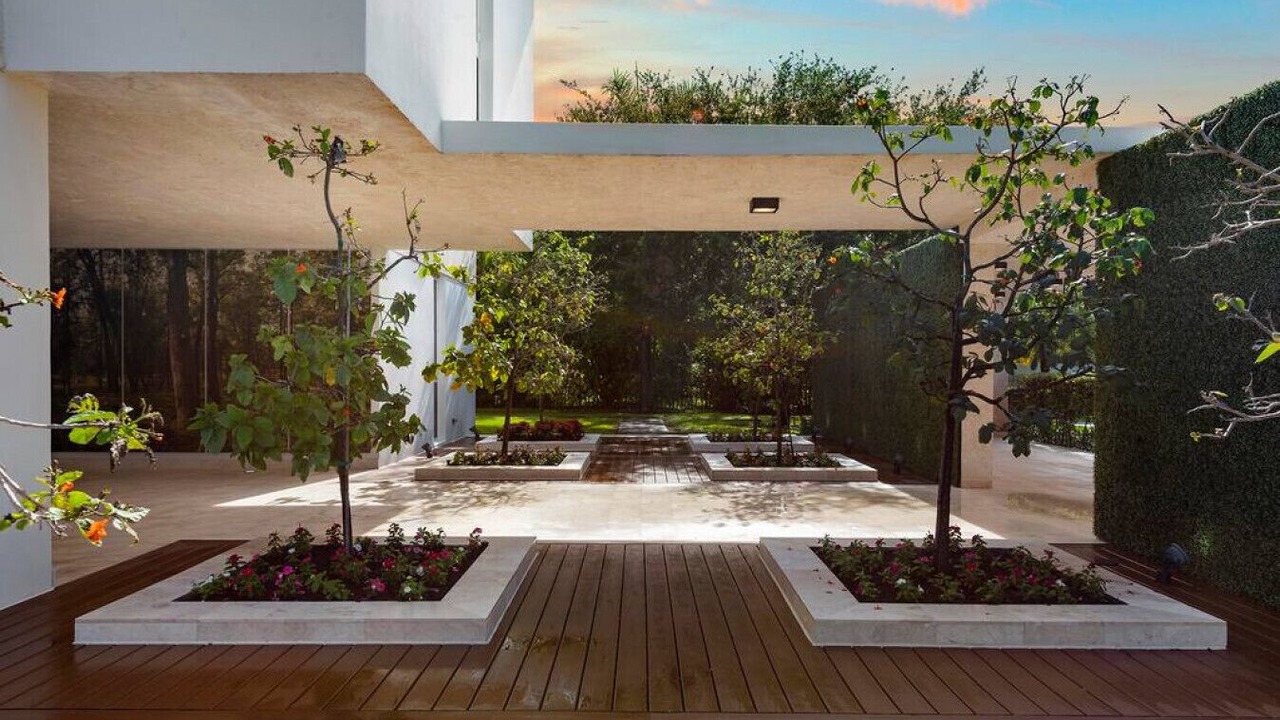Photo of Outdoor in Pinecrest