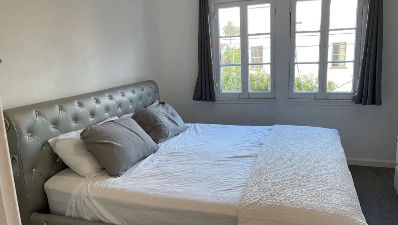 Photo of Bedroom in Pico - Robertson