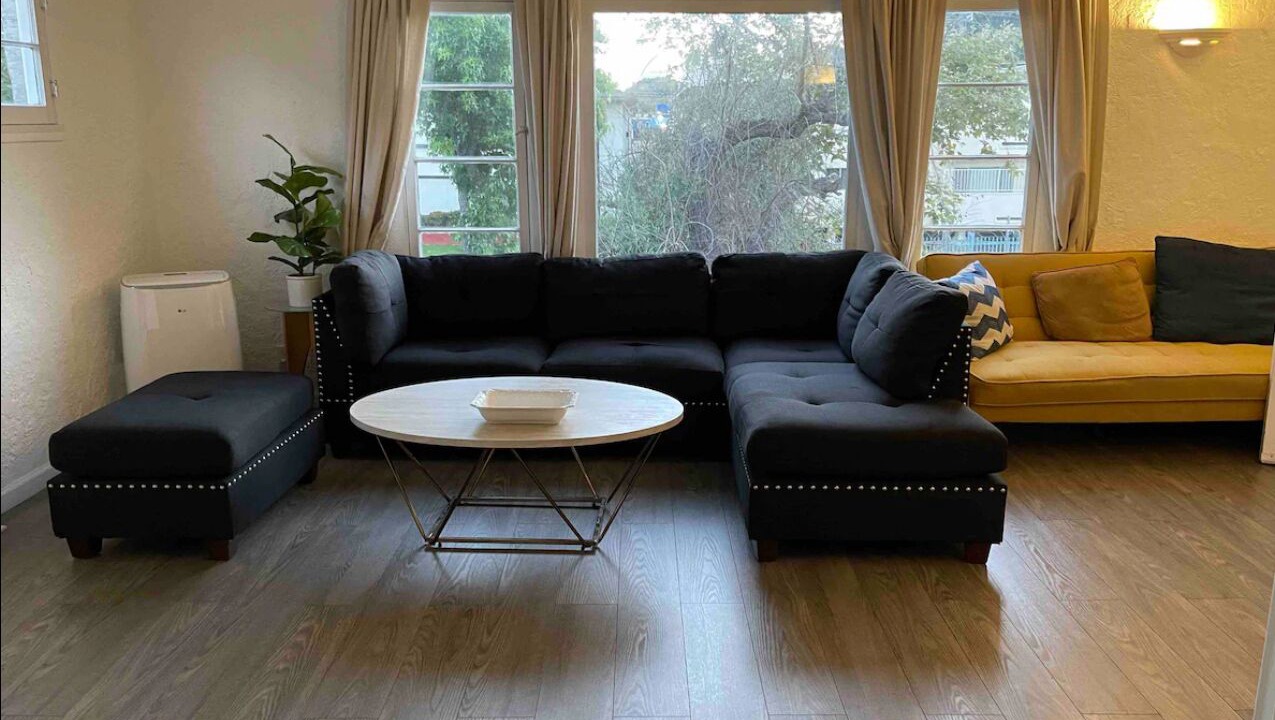 Photo of Livingroom in Pico - Robertson