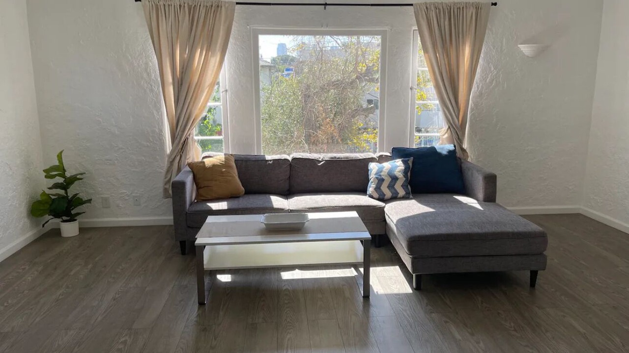 Photo of Livingroom in Pico - Robertson