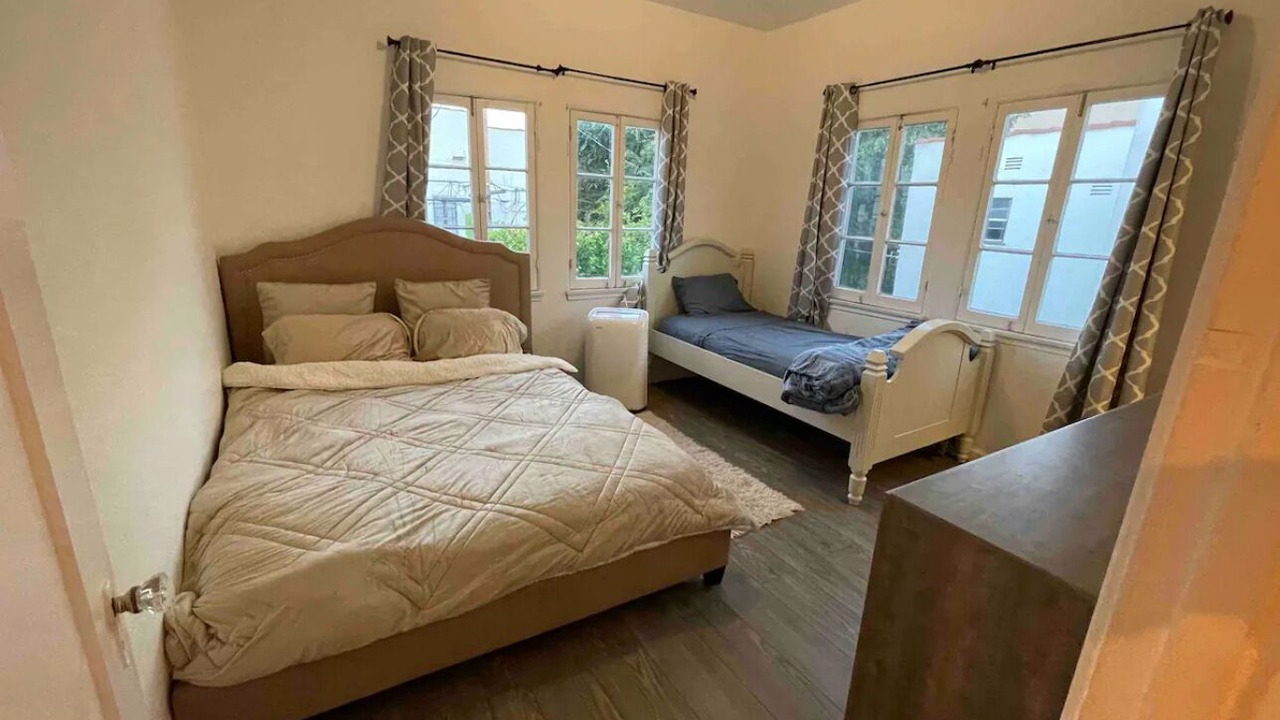 Photo of Bedroom in Pico - Robertson