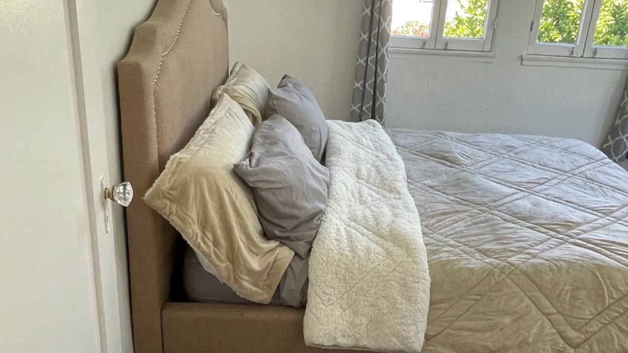 Photo of Bedroom in Pico - Robertson