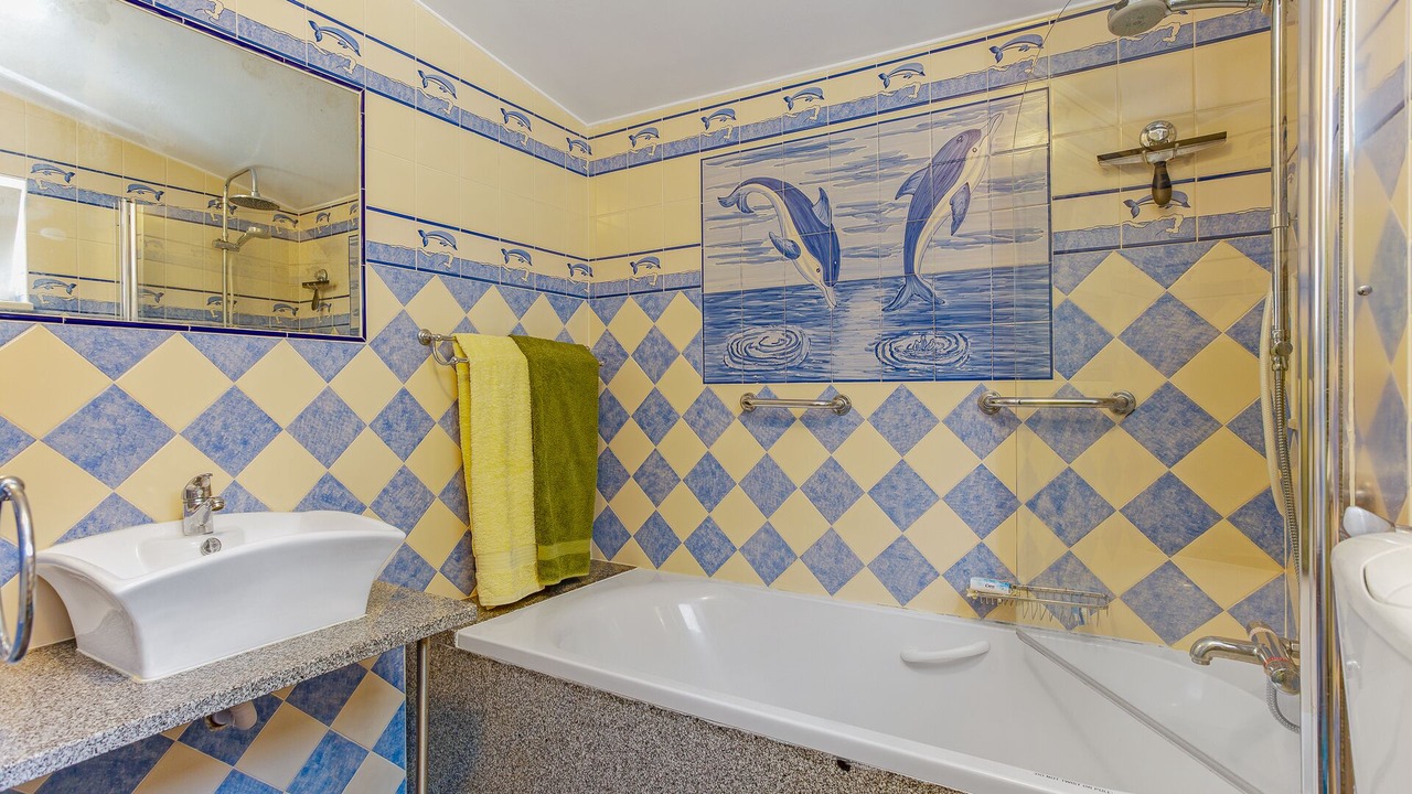 Photo of Bathroom in Salema