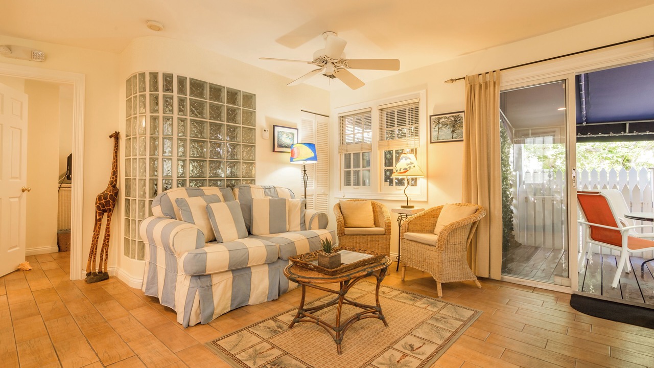 Photo of Livingroom in Historic Seaport