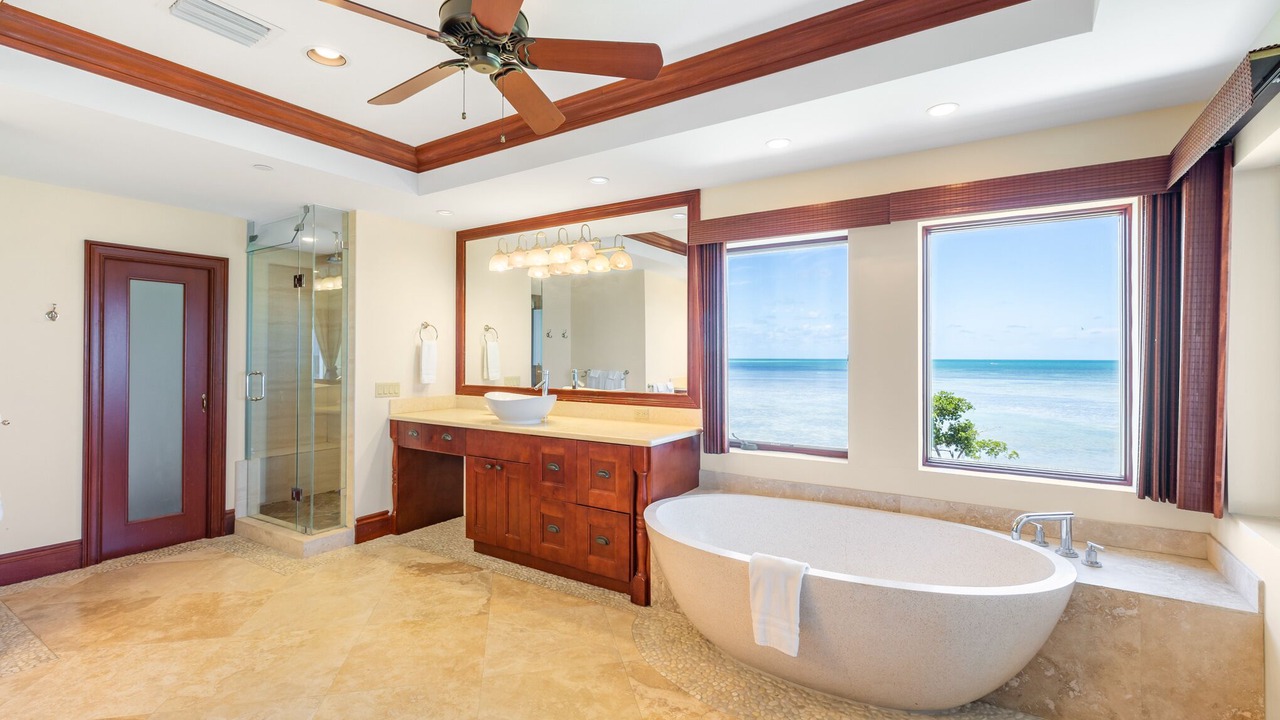 Photo of Bathroom in Marathon