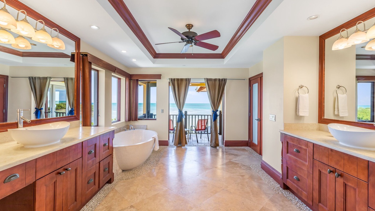 Photo of Bathroom in Marathon