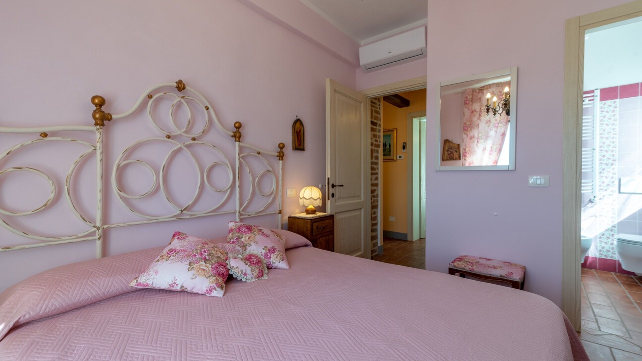 Photo of Bedroom in Cortona
