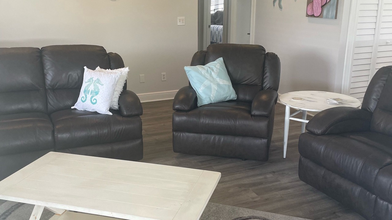 Photo of Livingroom in Cutthroat Harbor Estates