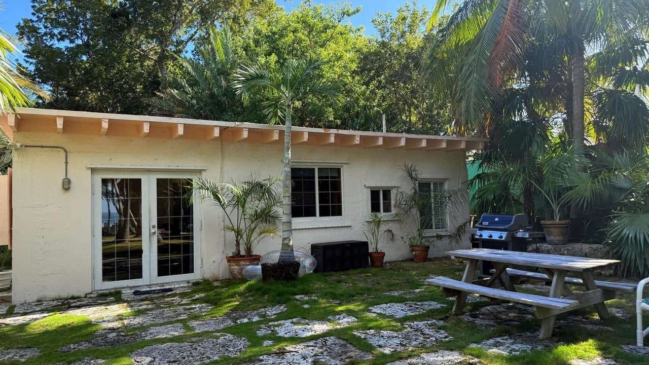 Photo of Others in Tavernier