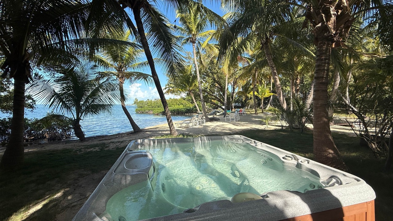 Photo of Others in Tavernier