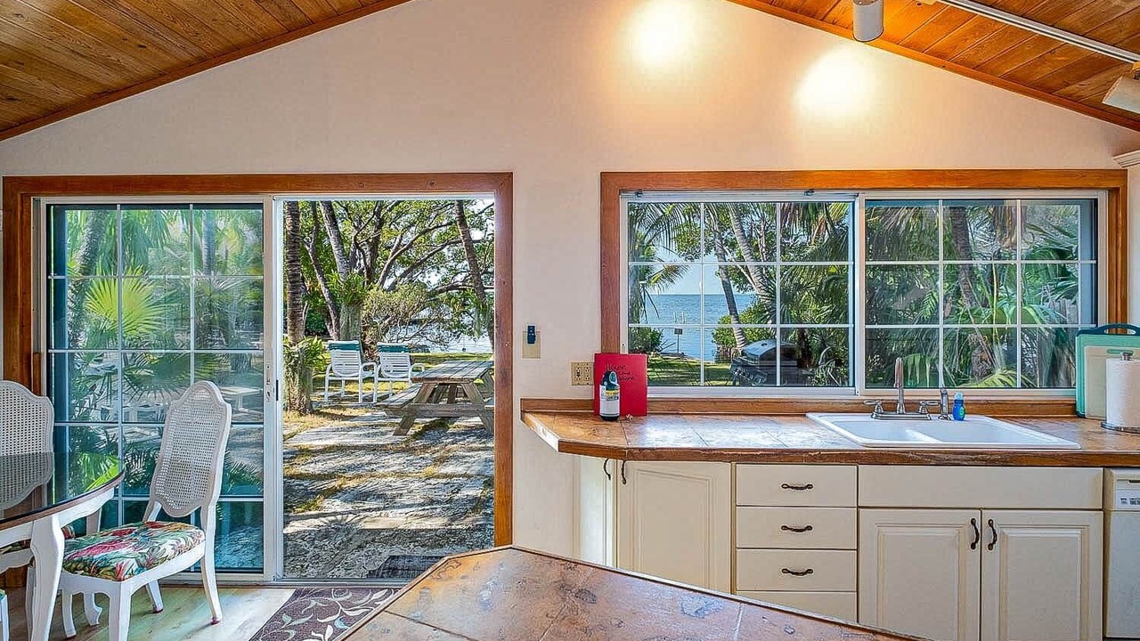 Photo of Bedroom in Tavernier