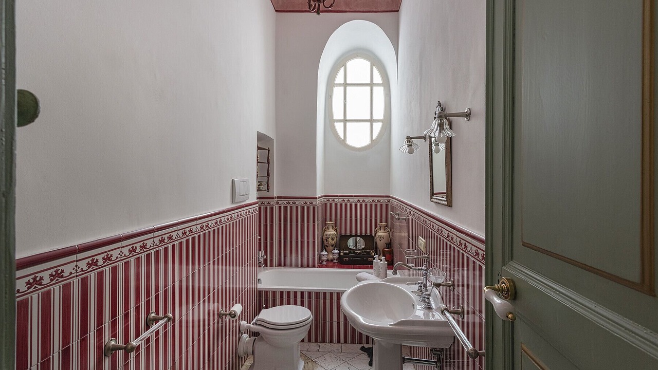 Photo of Bathroom in Genoa Historical Centre