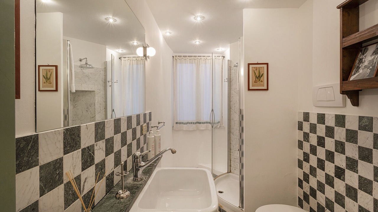 Photo of Bathroom in Genoa Historical Centre
