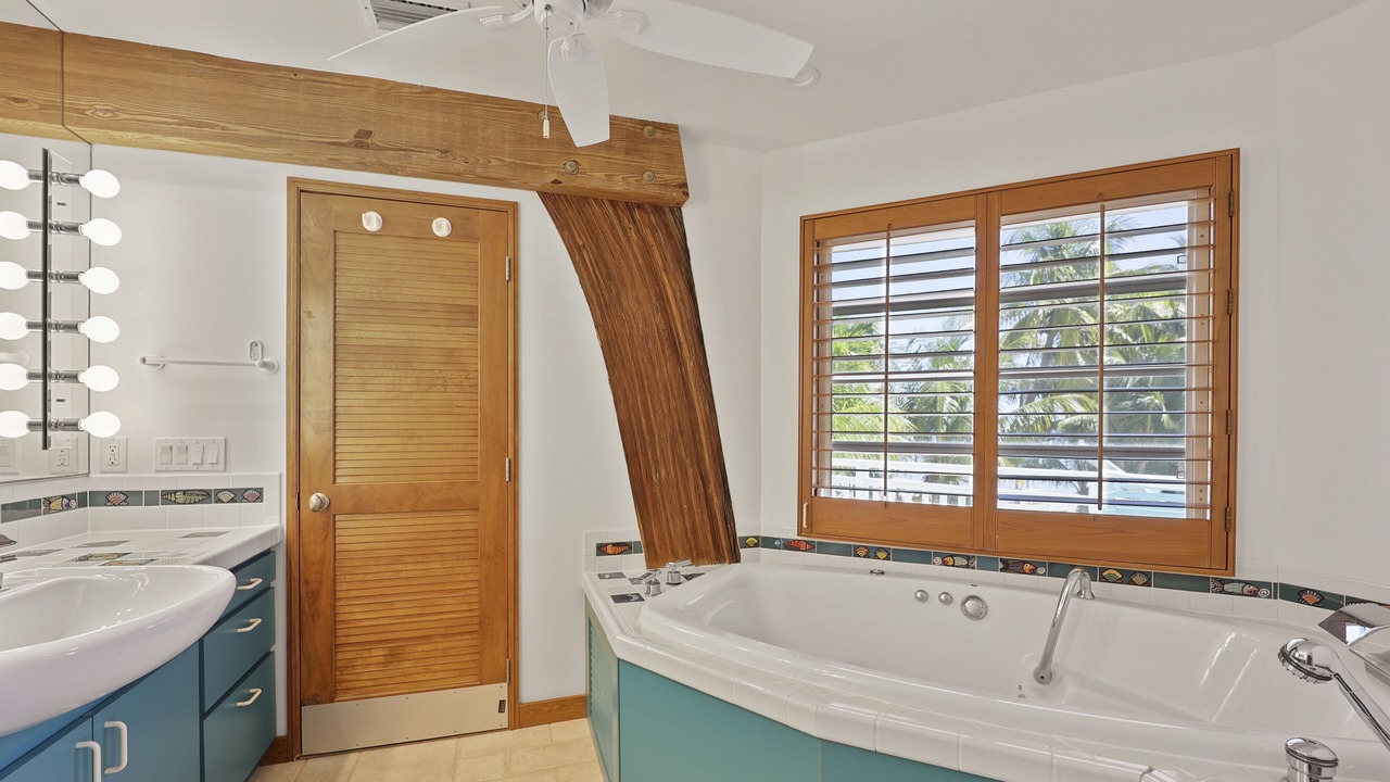 Photo of Bathroom in Summerland Key