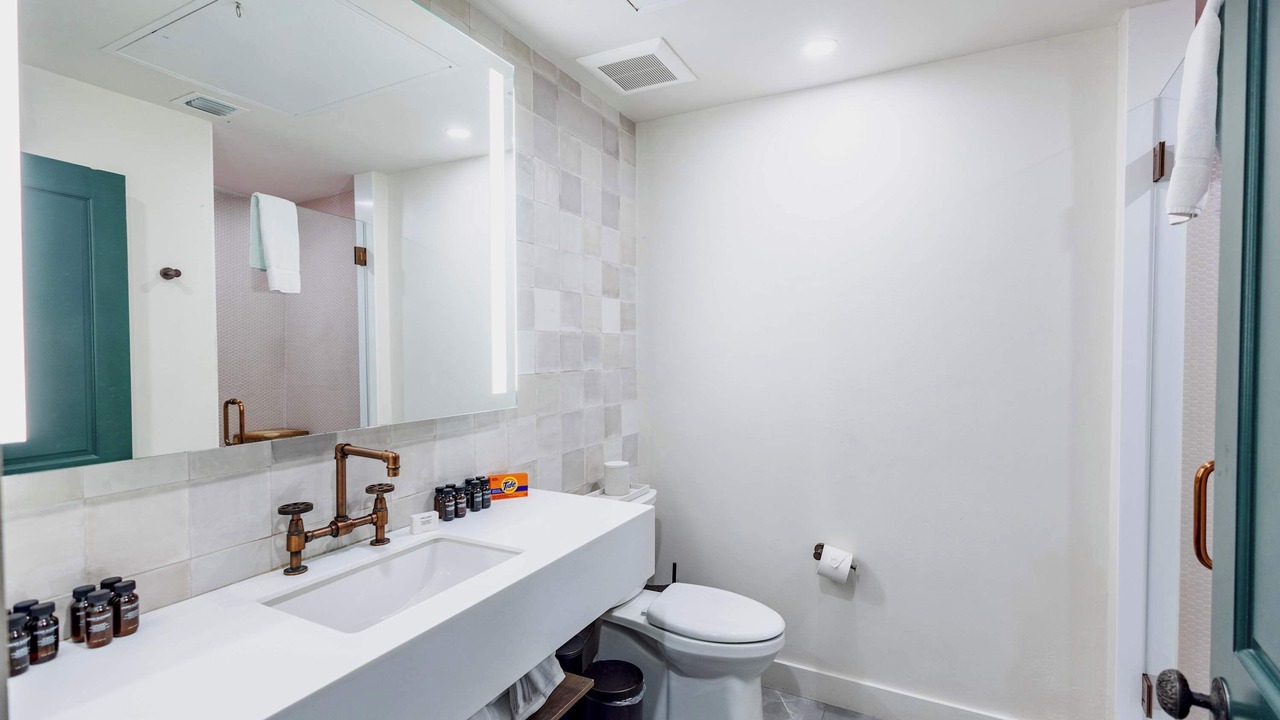 Photo of Bathroom in Historic Seaport