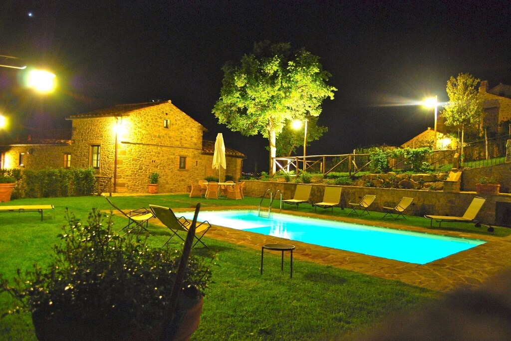 Photo of Others in Ossaia