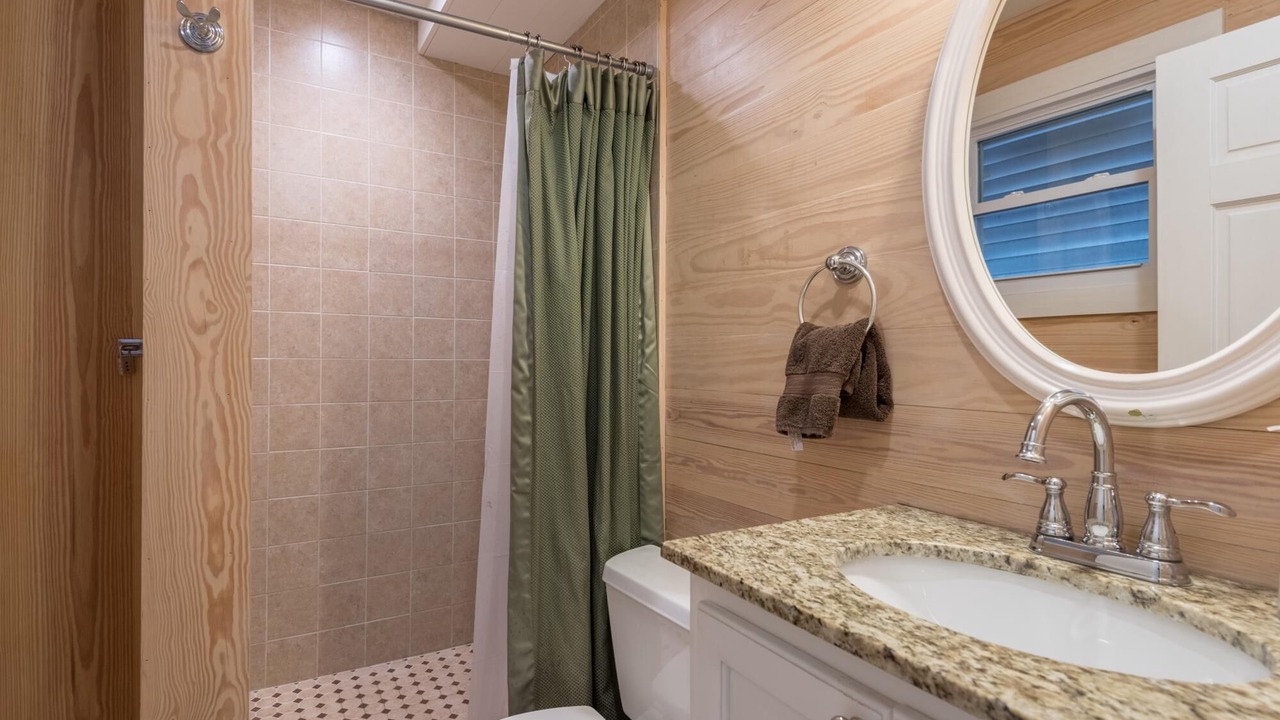 Photo of Bathroom in Uptown - Upper Duval