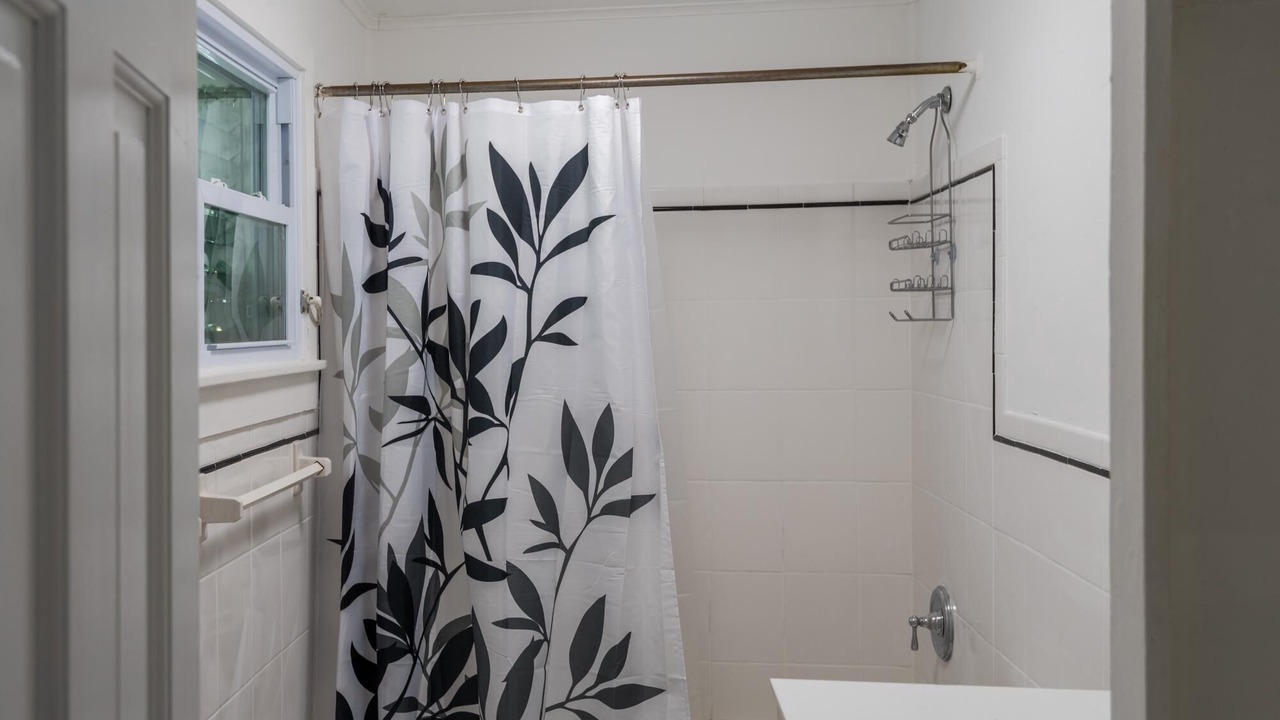 Photo of Bathroom in Uptown - Upper Duval