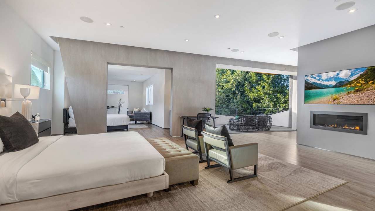 Photo of Bedroom in Beverly Grove