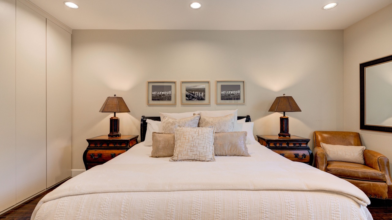 Photo of Bedroom in Pico - Robertson