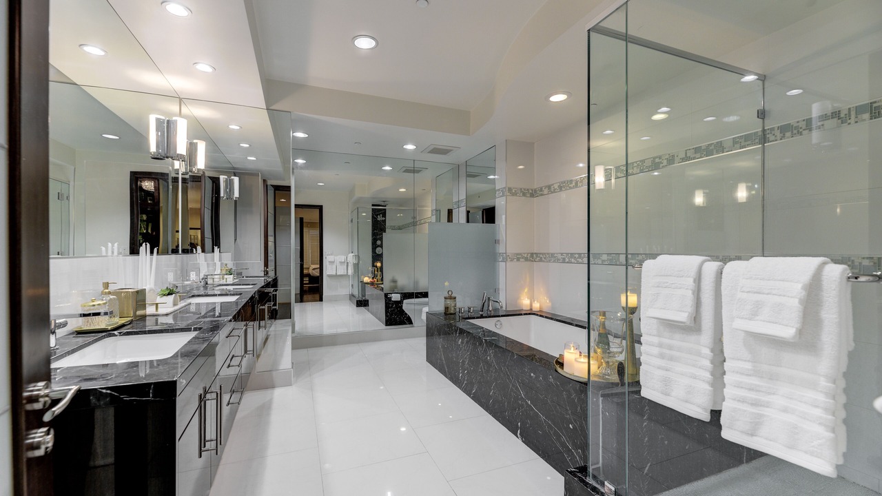 Photo of Bathroom in Pico - Robertson