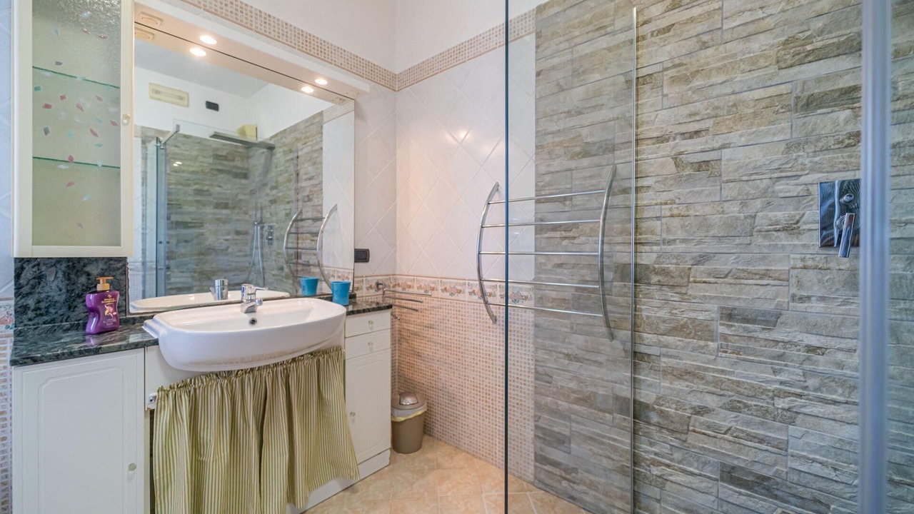 Photo of Bathroom in Capoliveri
