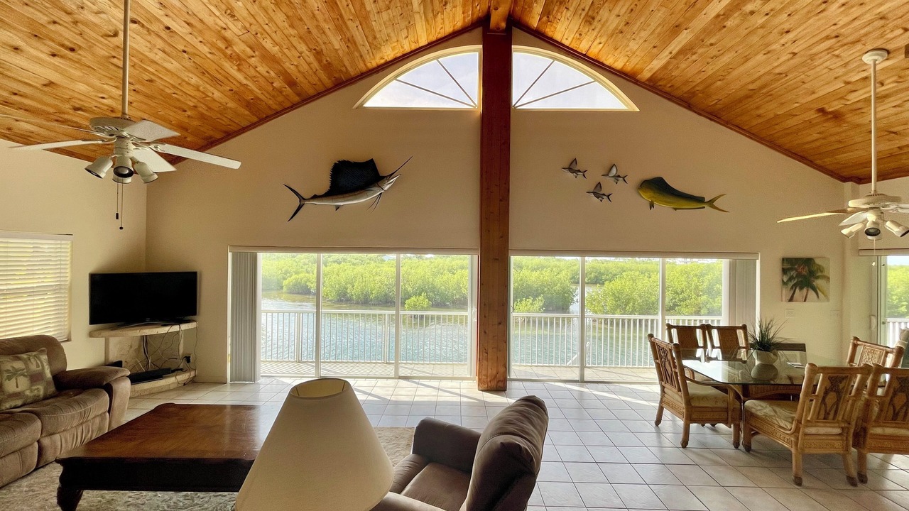 Photo of Livingroom in Summerland Key