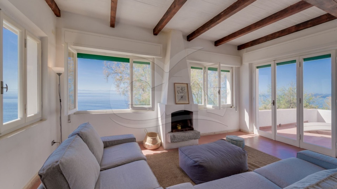 Photo of Livingroom in Pomonte