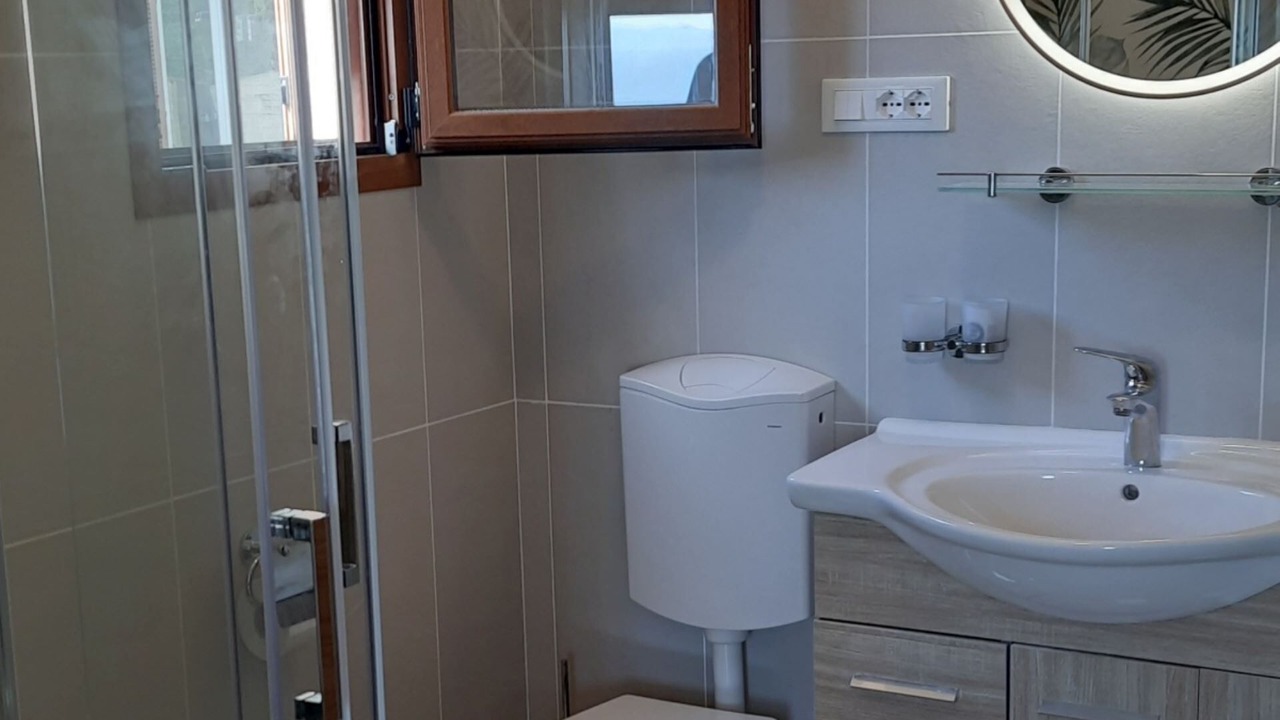 Photo of Bathroom in Naregno
