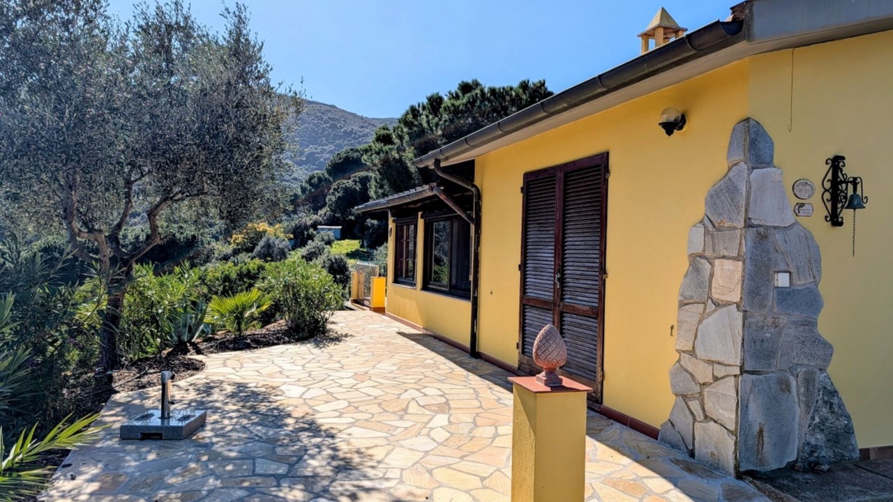 Photo of Outdoor in Naregno