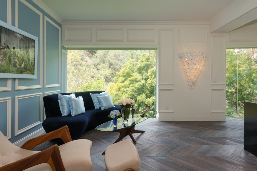 Photo of Livingroom in Beverly Glen