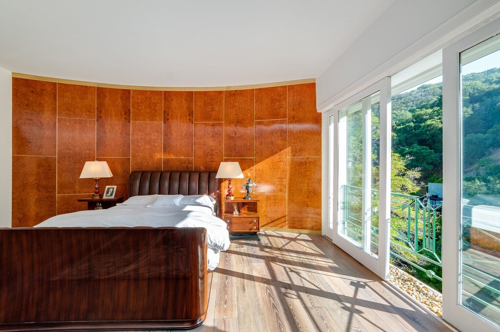 Photo of Bedroom in Beverly Glen
