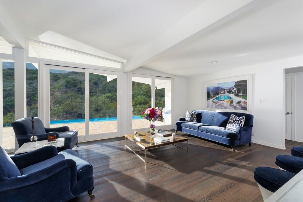Photo of Livingroom in Beverly Glen