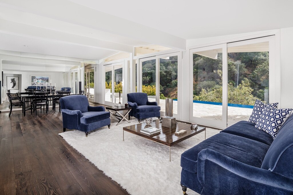Photo of Livingroom in Beverly Glen