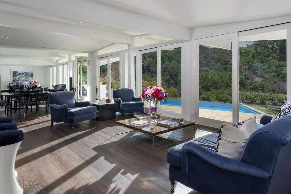 Photo of Livingroom in Beverly Glen