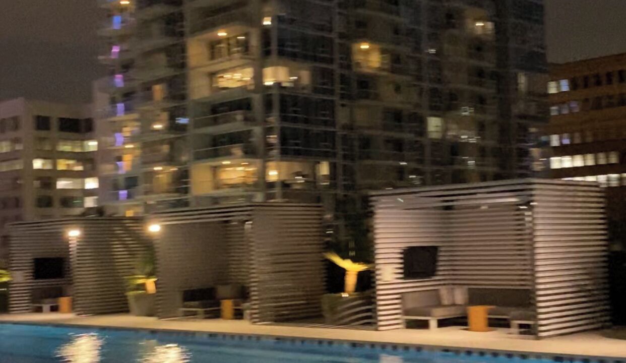 Photo of Outdoor in Paramount