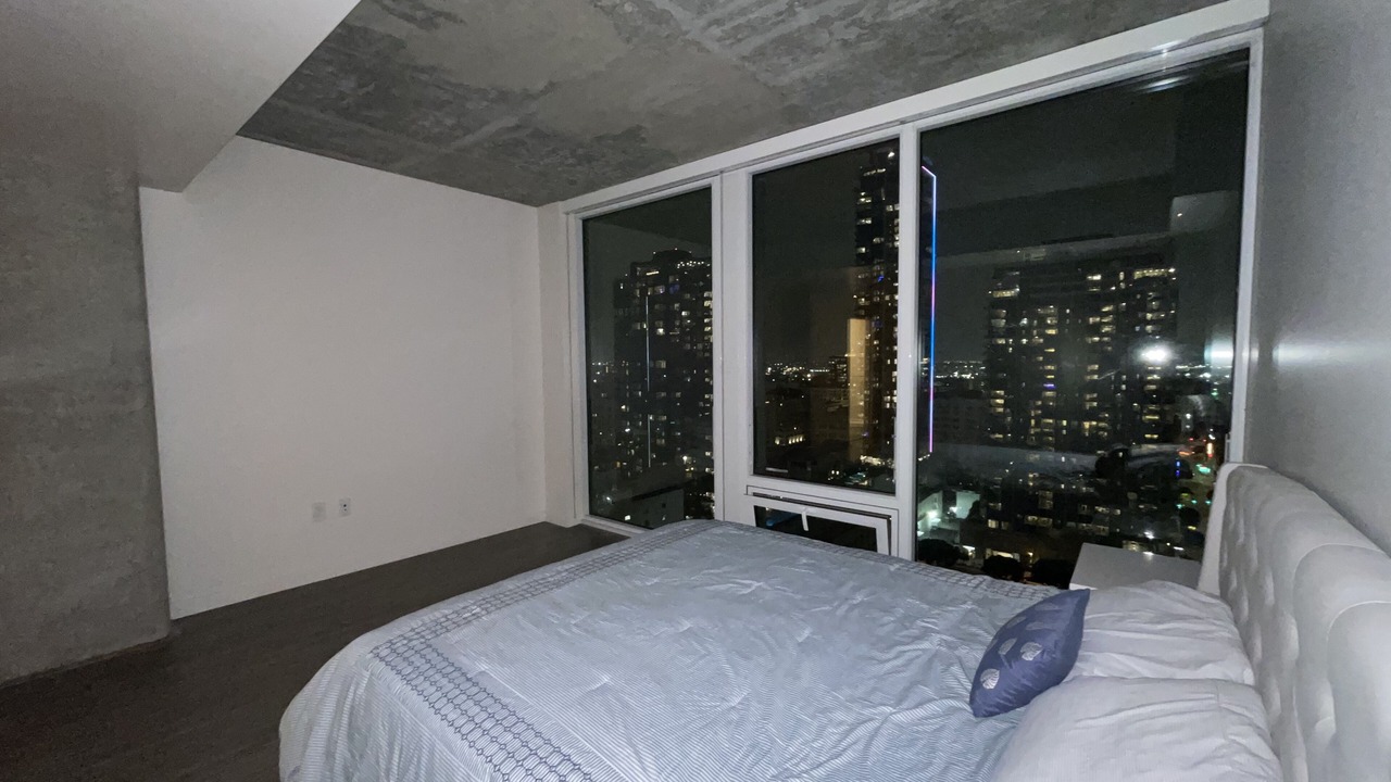 Photo of Bedroom in Paramount