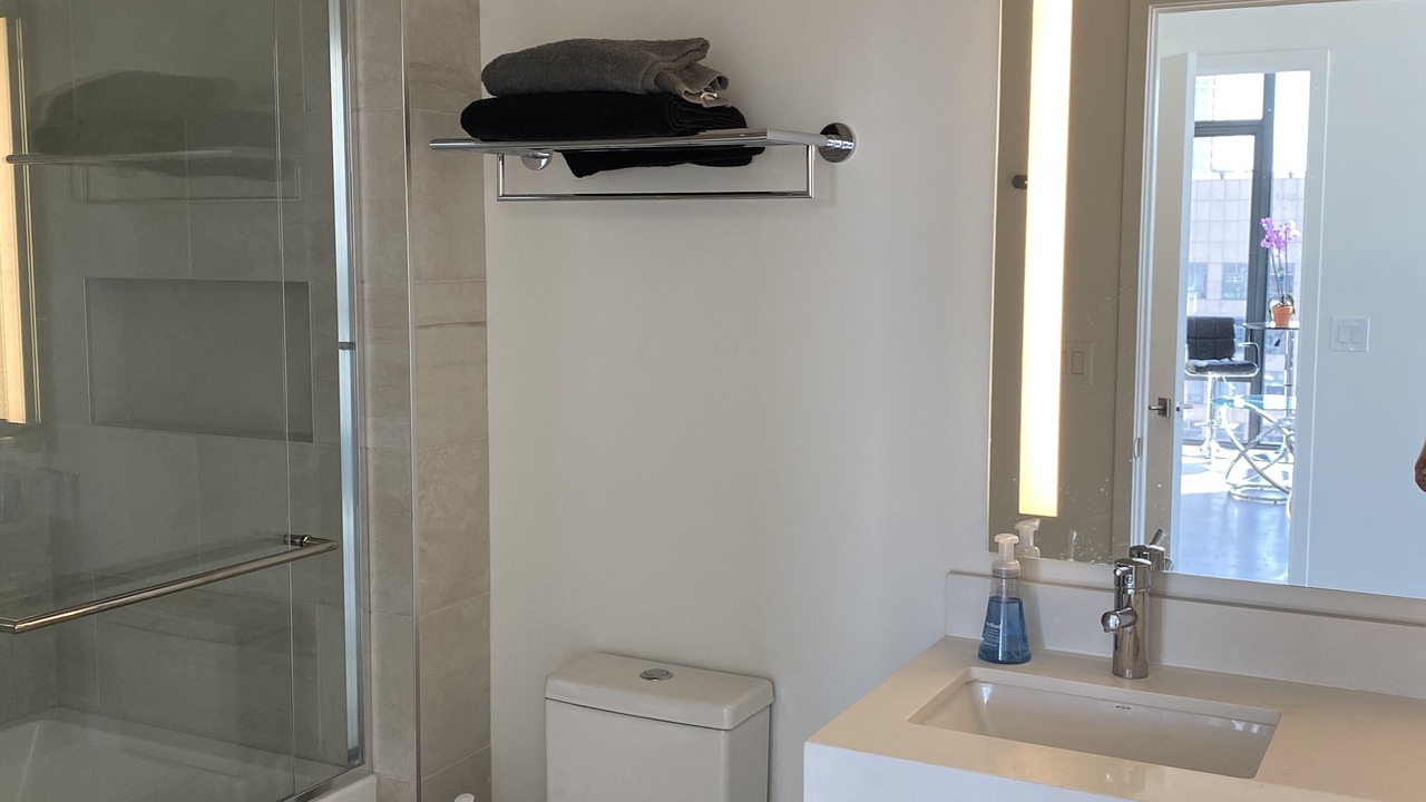 Photo of Bathroom in Paramount