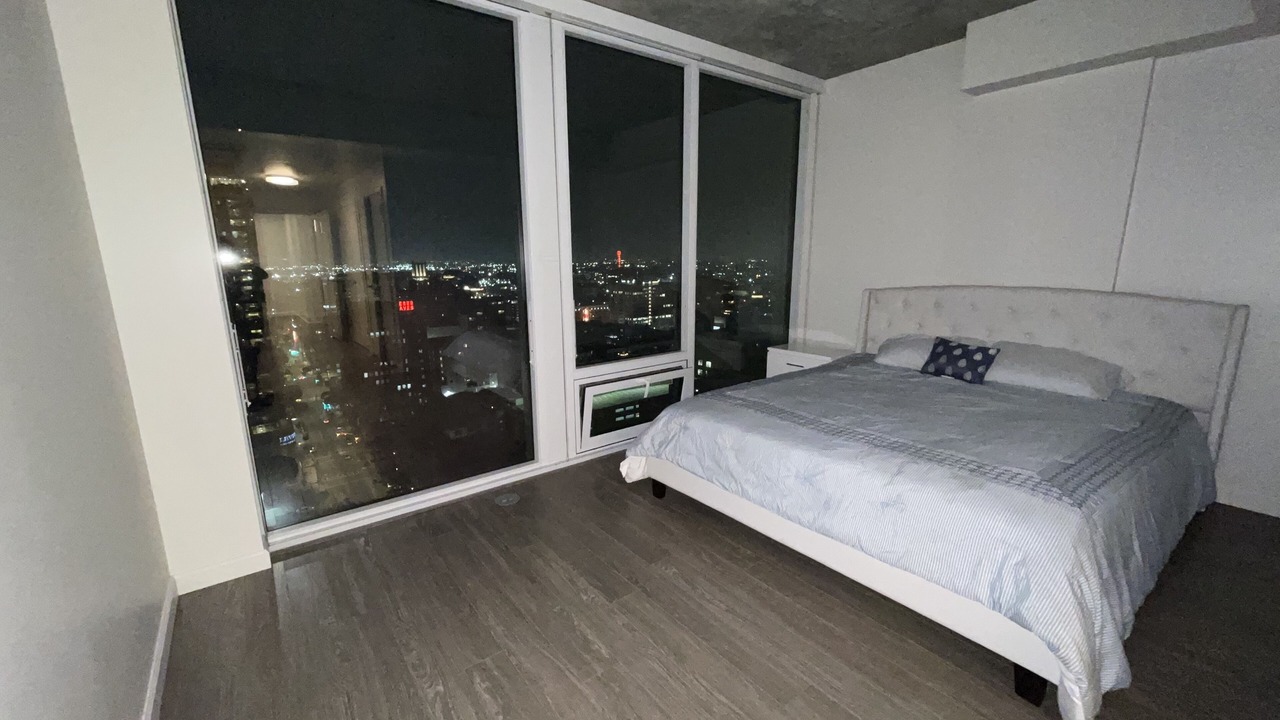Photo of Bedroom in Paramount