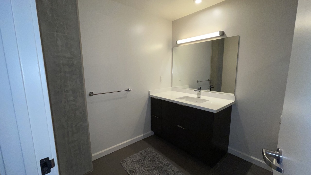 Photo of Bathroom in Paramount