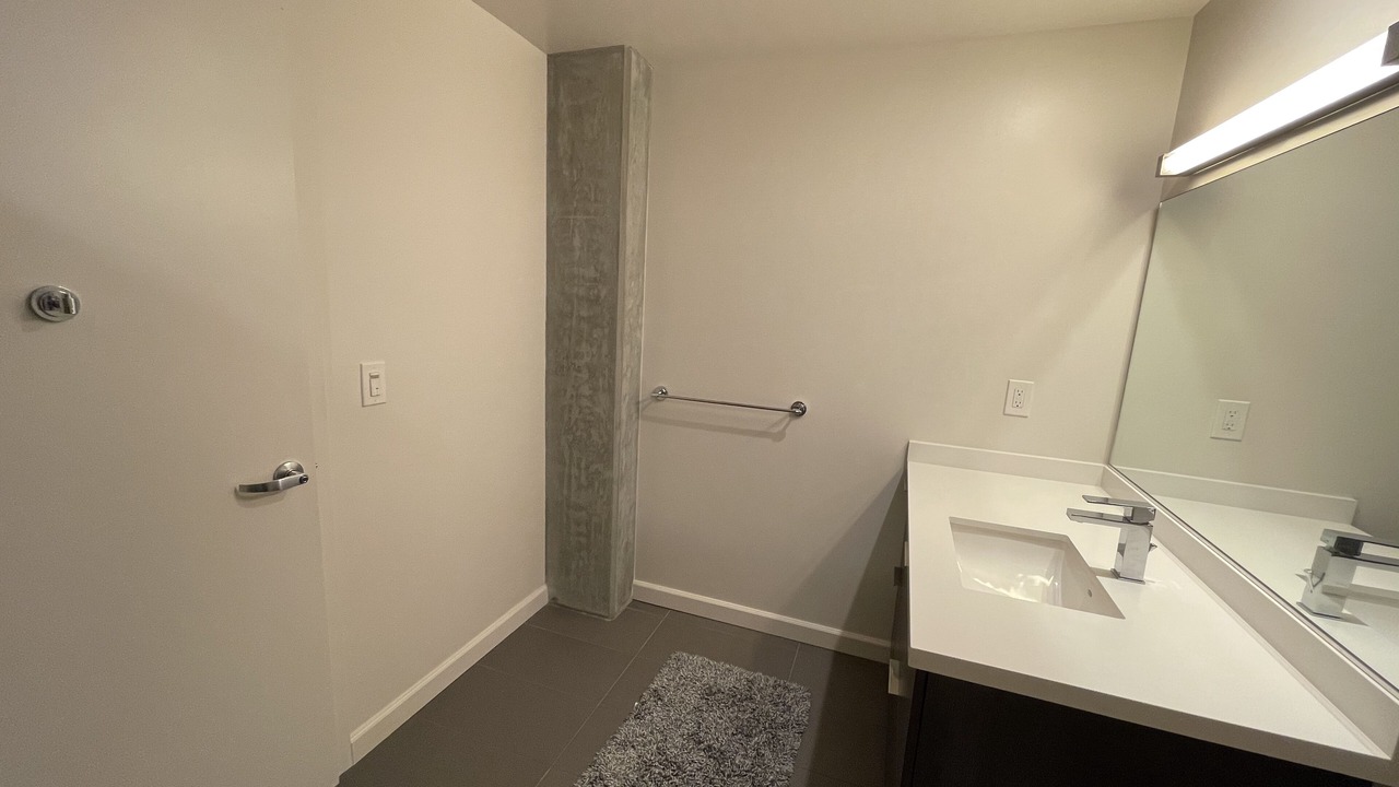 Photo of Bathroom in Paramount