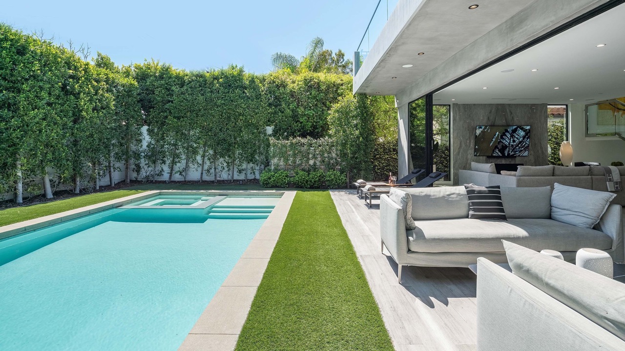 Photo of Outdoor in Beverly Grove