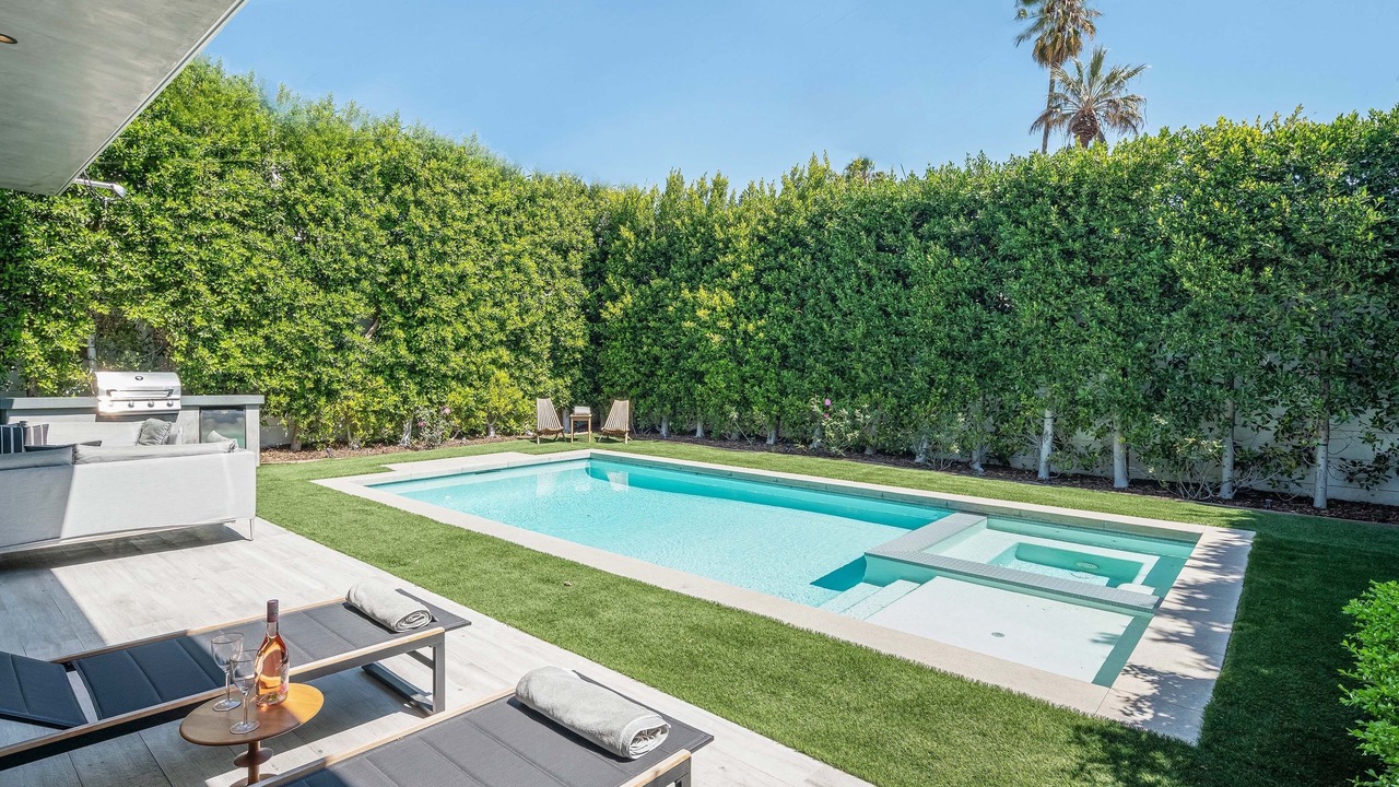 Photo of Outdoor in Beverly Grove